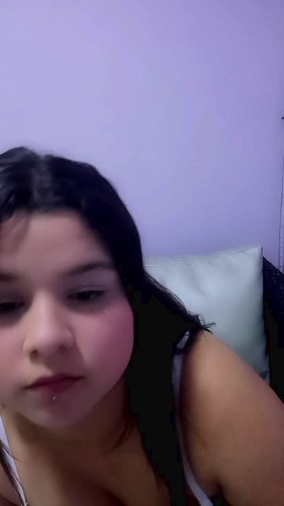 NahomyFoxy from United States