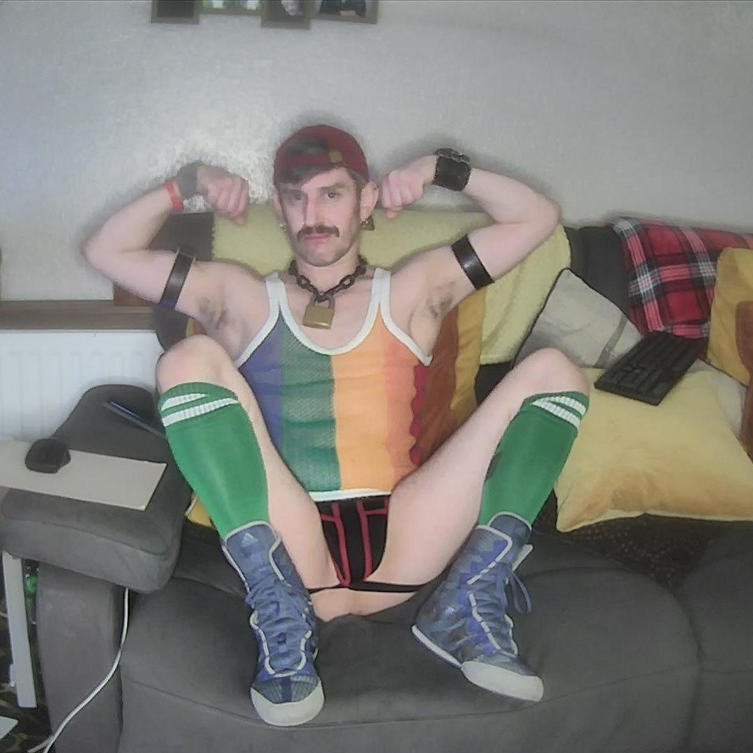 PartyBoi40 from United Kingdom