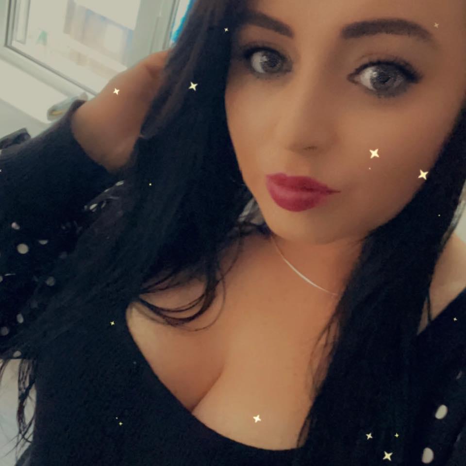 Sexxkittern87 from United Kingdom