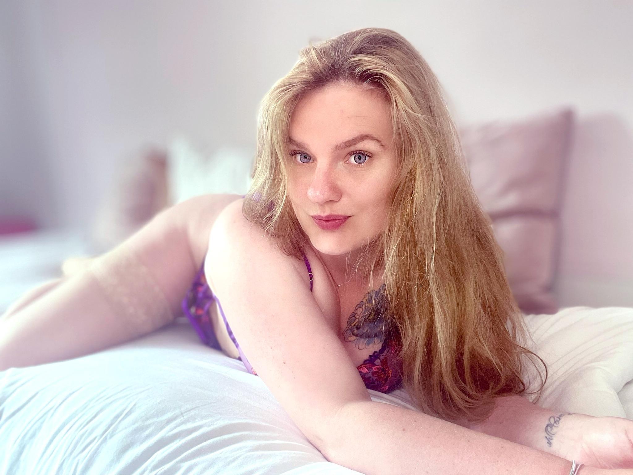 __samanthaalice from United Kingdom