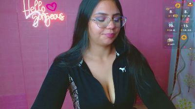 karol_09 from Colombia