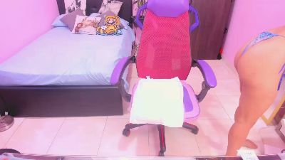 kitty_squirts from France