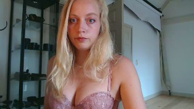 lucyelena from Netherlands